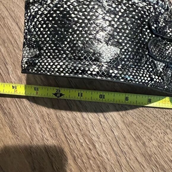 Women's Snakeskin Print Square Buckle Belt - Picture 5 of 6